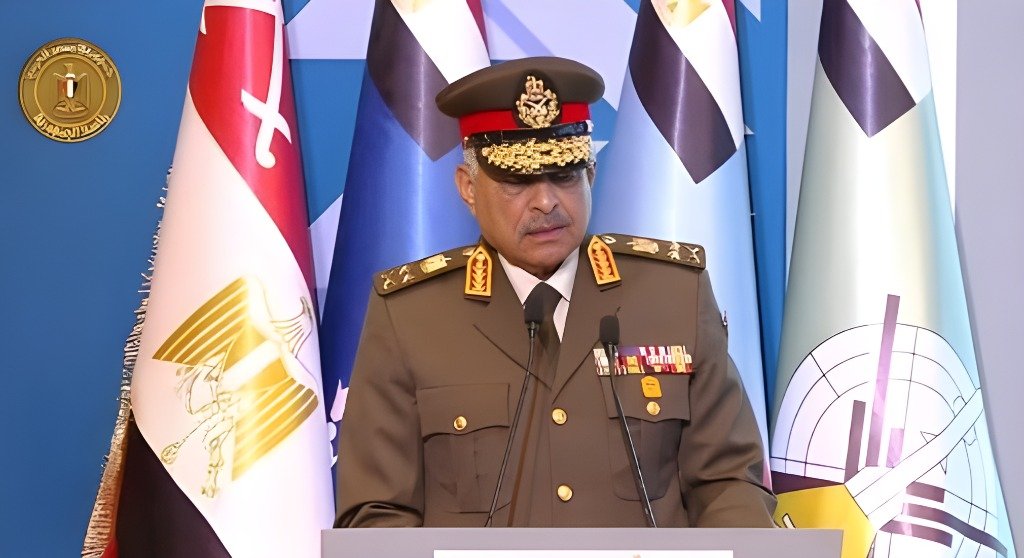 وزير الدفاع المصري يحذر من خطر حرب واسعة في المنطقة