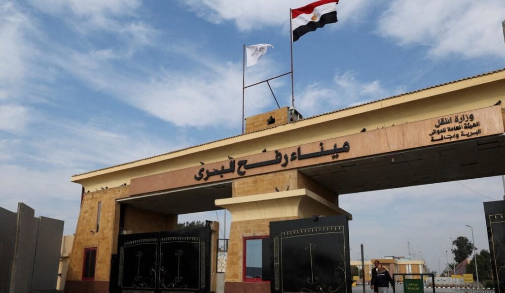 أعداد العابرين تثير خلافا بين مصر وإسرائيل عند رفح