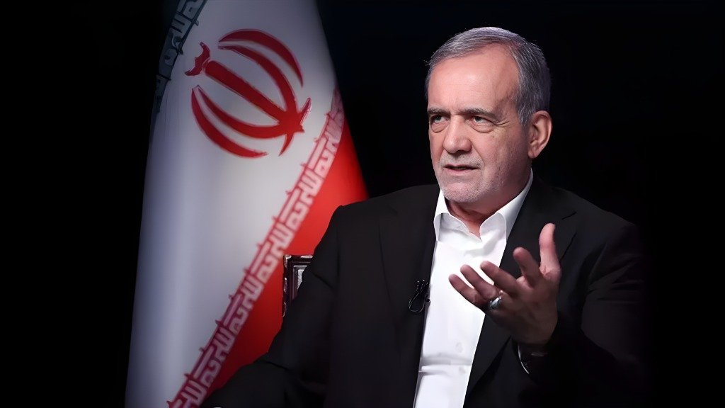قبل ساعات من بدء العقوبات الأممية.. بزشكيان يهاجم المطالب الأمريكية ويصفها بـ"السخيفة"
