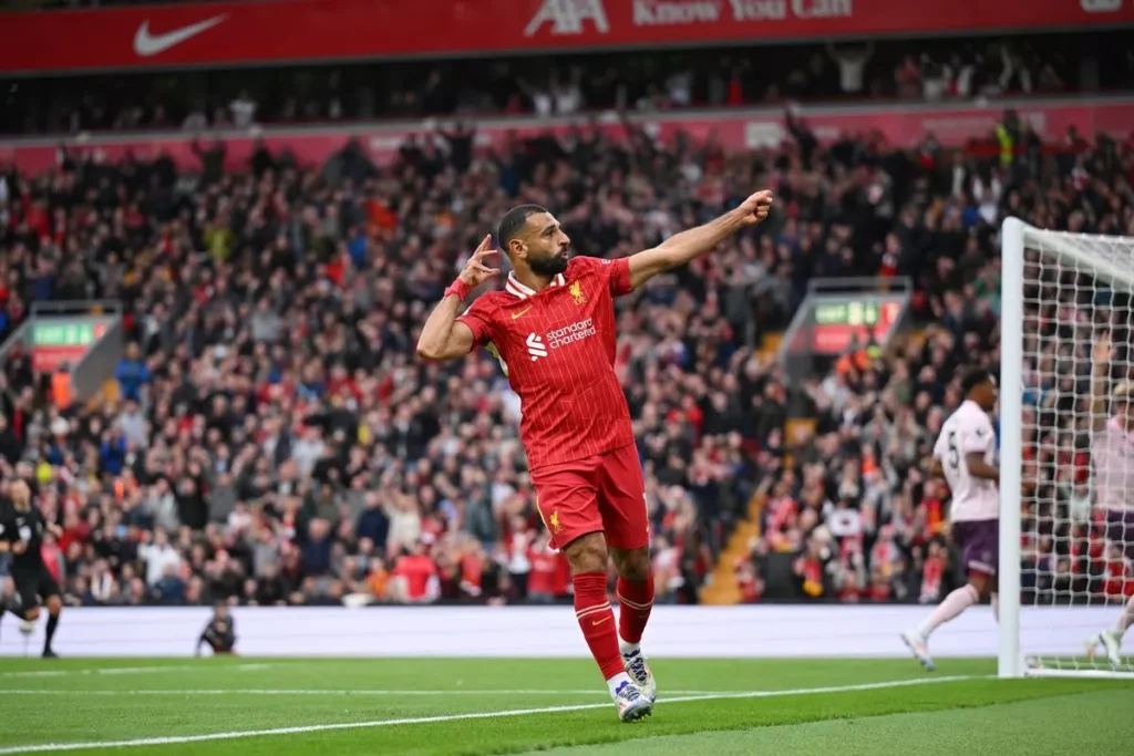 تفاؤل في ليفربول بشأن تجديد عقد محمد صلاح لمدة عامين