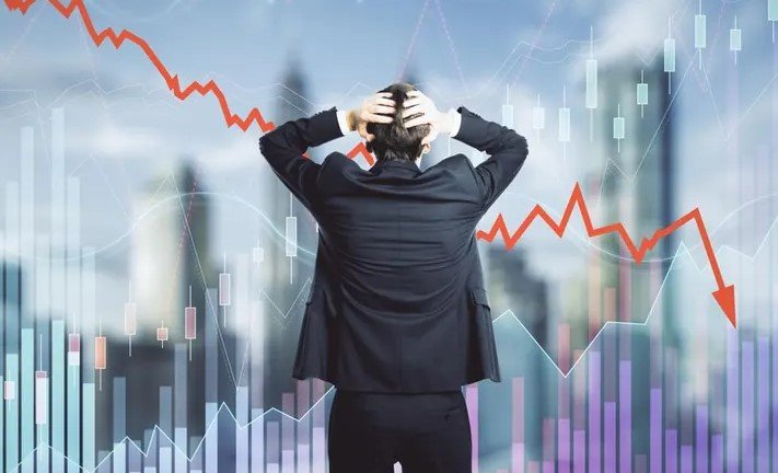 نمو الوظائف يهبط إلى مستويات مقلقة والشركات تلتزم بسياسة التريث