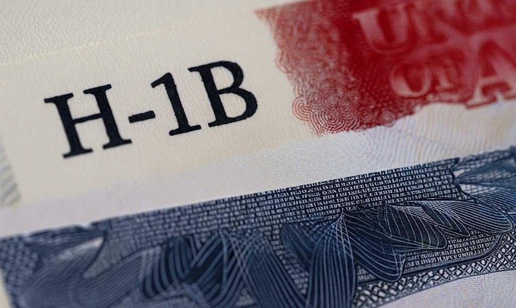 الهند: رسوم تأشيرة "H-1B" الأمريكية تهدد استقرار آلاف الأسر