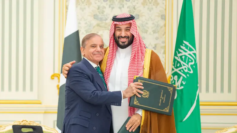 السعودية وباكستان توقعان اتفاقية الدفاع الإستراتيجي المشترك: العدوان على أحد البلدين اعتداء على كليهما
